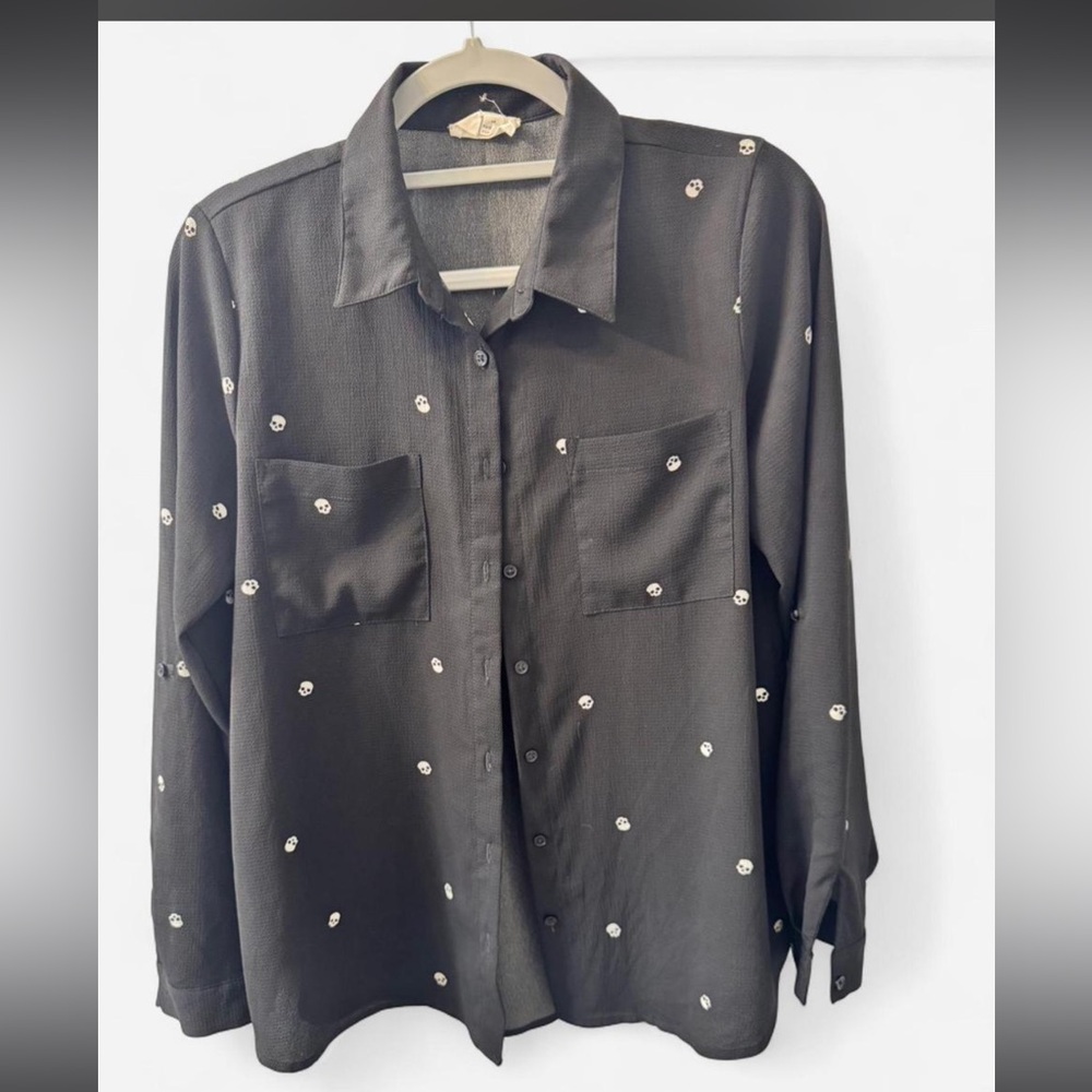 Olive & Oak Black Textured Top